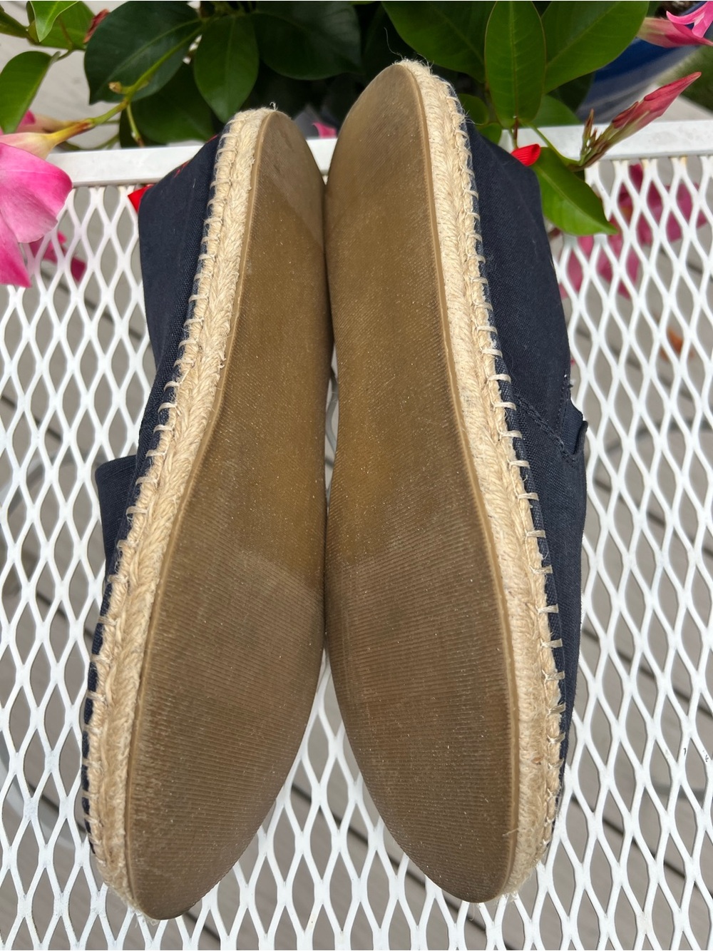 NEW CROWN & IVY LOBSTER FLATS - Picture 6 of 7